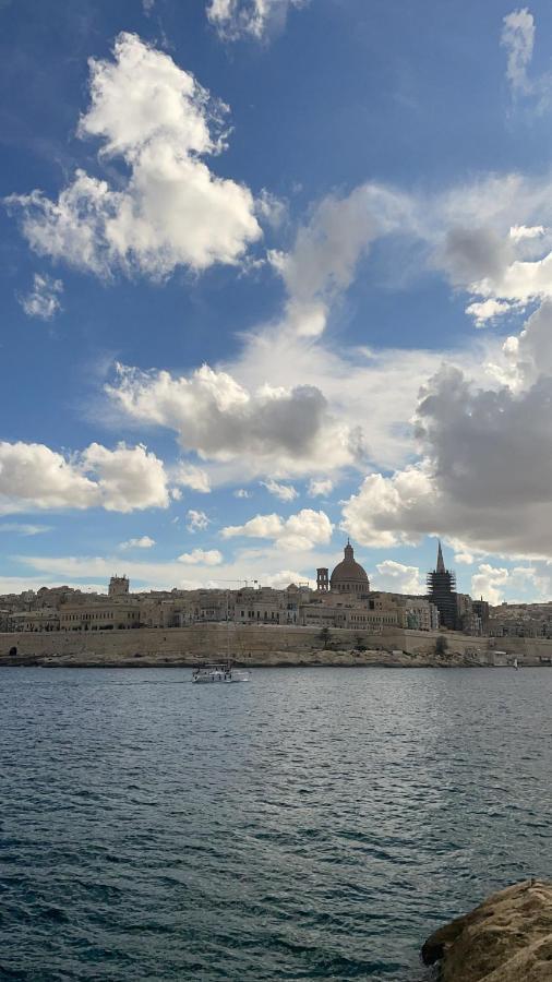 Spacious Seaview Sliema Apt, Steps From Valletta Ferry Экстерьер фото