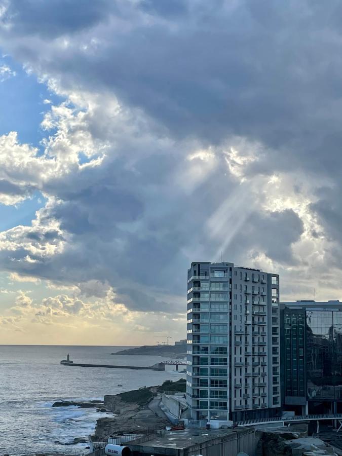 Spacious Seaview Sliema Apt, Steps From Valletta Ferry Экстерьер фото