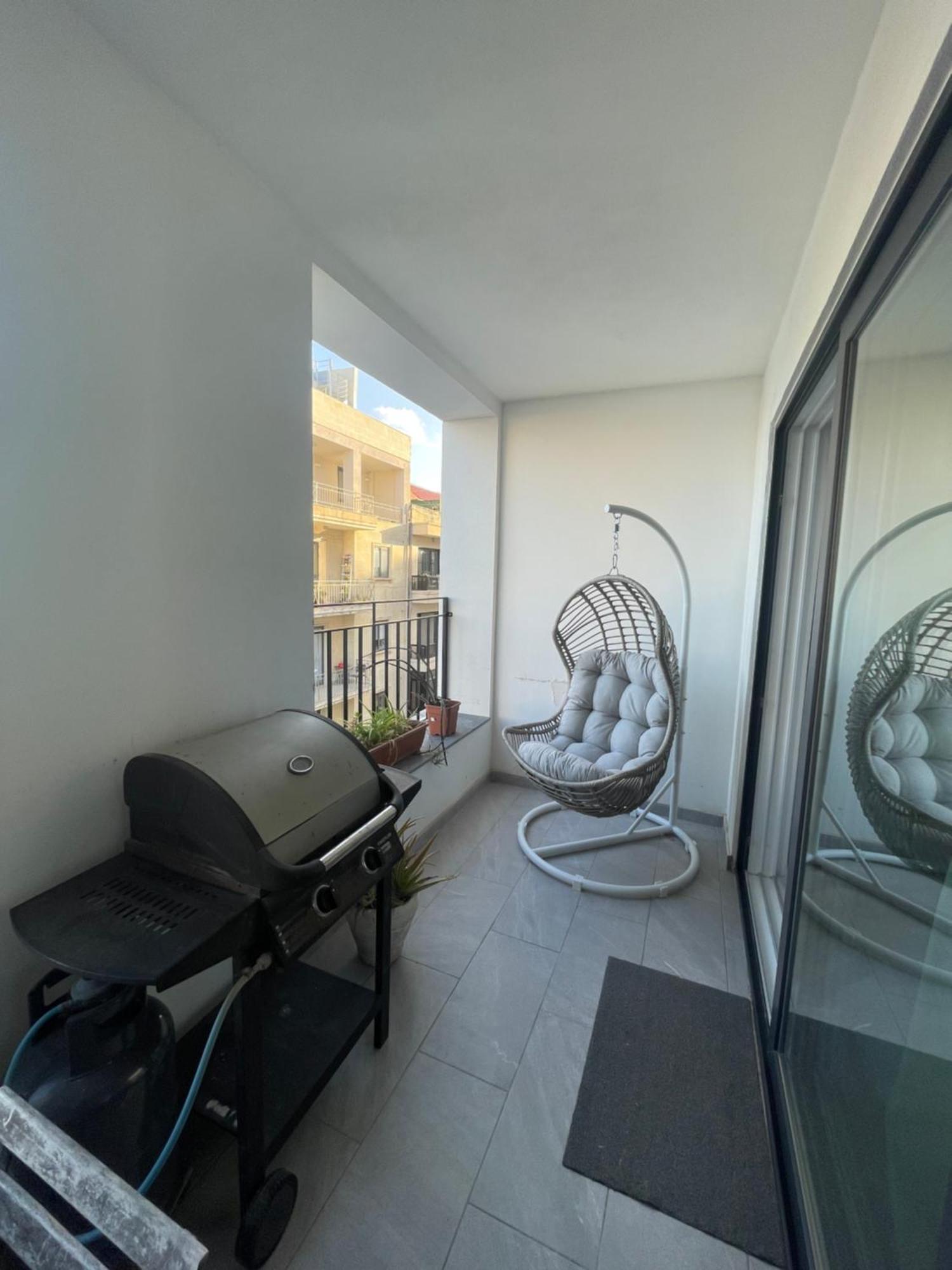 Spacious Seaview Sliema Apt, Steps From Valletta Ferry Экстерьер фото