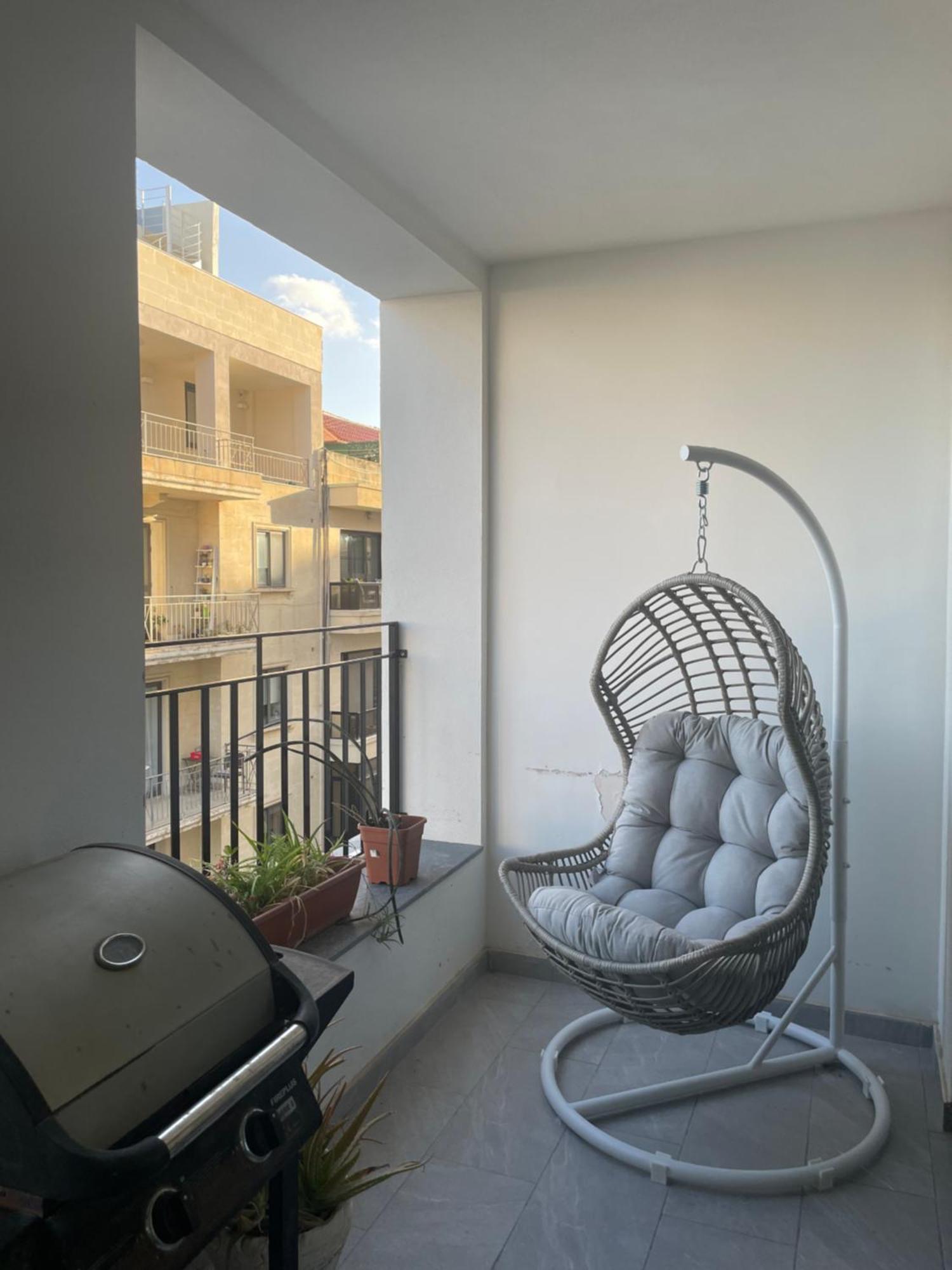 Spacious Seaview Sliema Apt, Steps From Valletta Ferry Экстерьер фото
