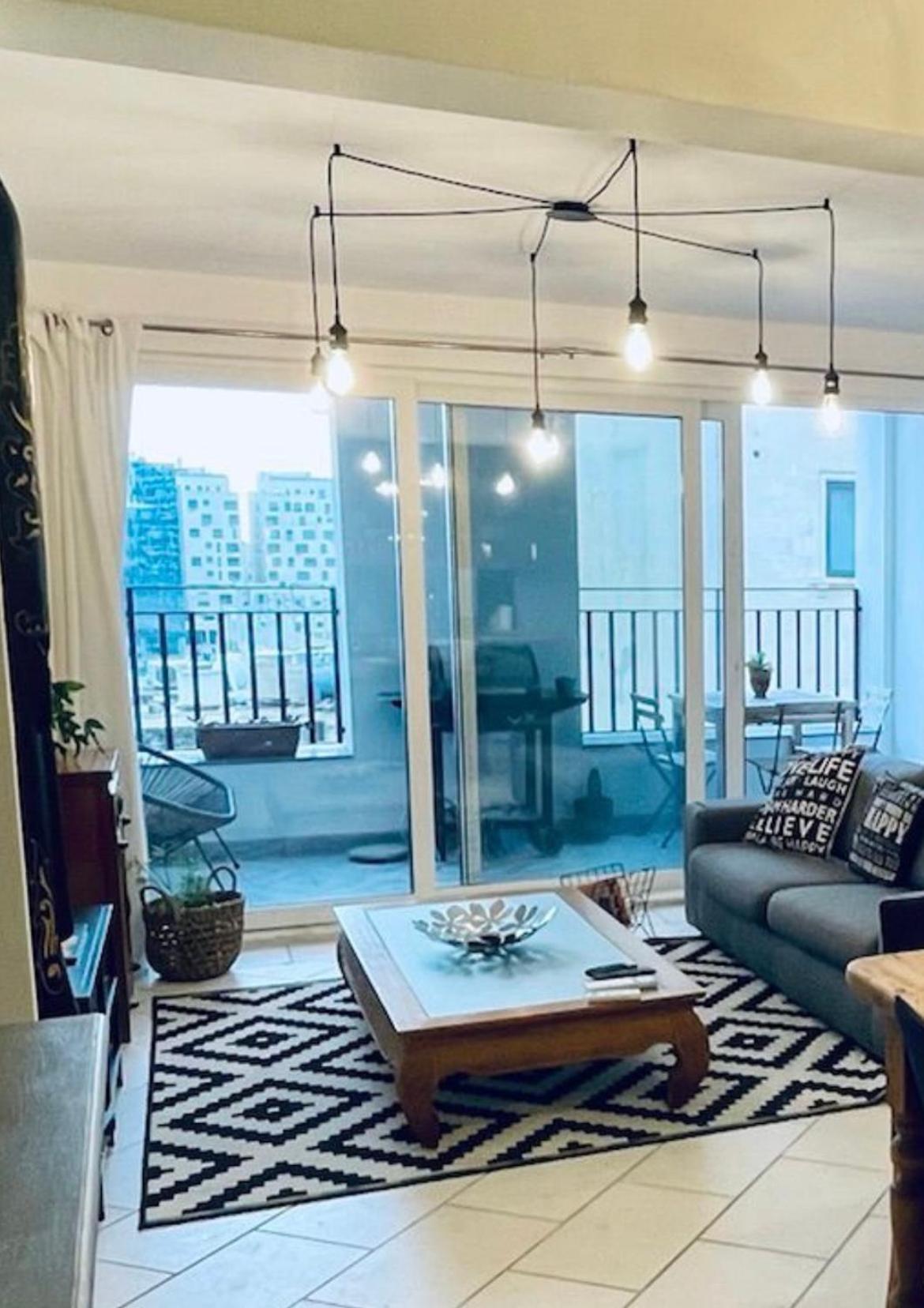 Spacious Seaview Sliema Apt, Steps From Valletta Ferry Экстерьер фото