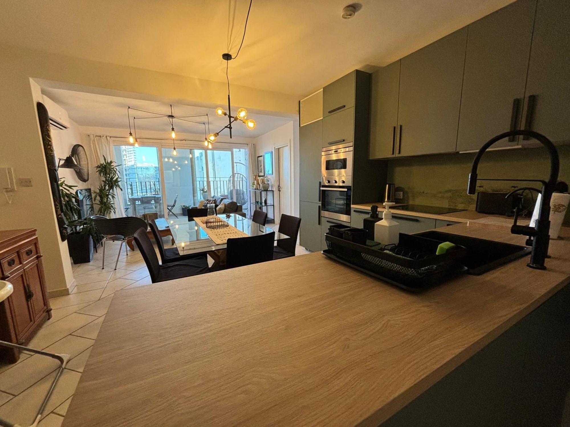 Spacious Seaview Sliema Apt, Steps From Valletta Ferry Экстерьер фото