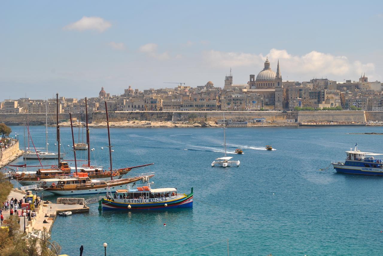 Spacious Seaview Sliema Apt, Steps From Valletta Ferry Экстерьер фото
