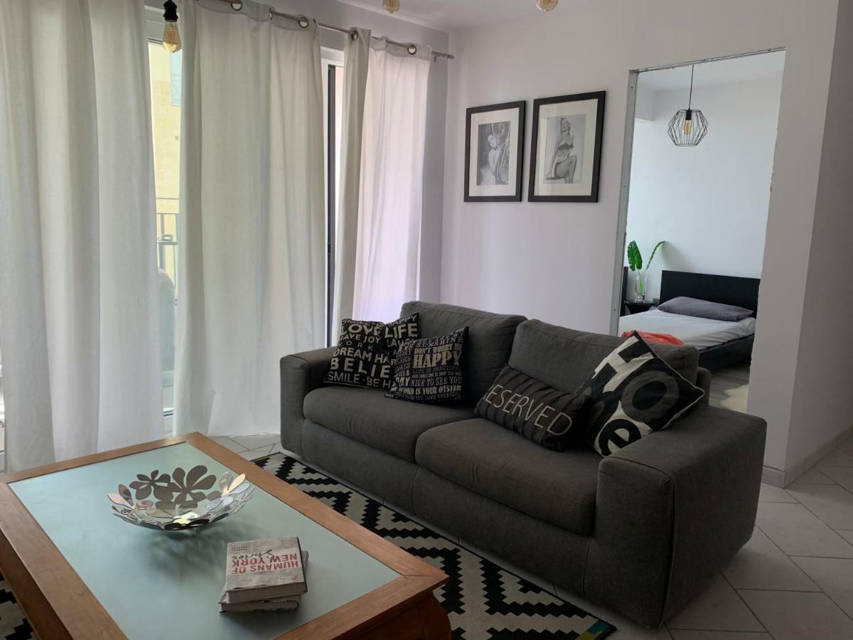 Spacious Seaview Sliema Apt, Steps From Valletta Ferry Экстерьер фото
