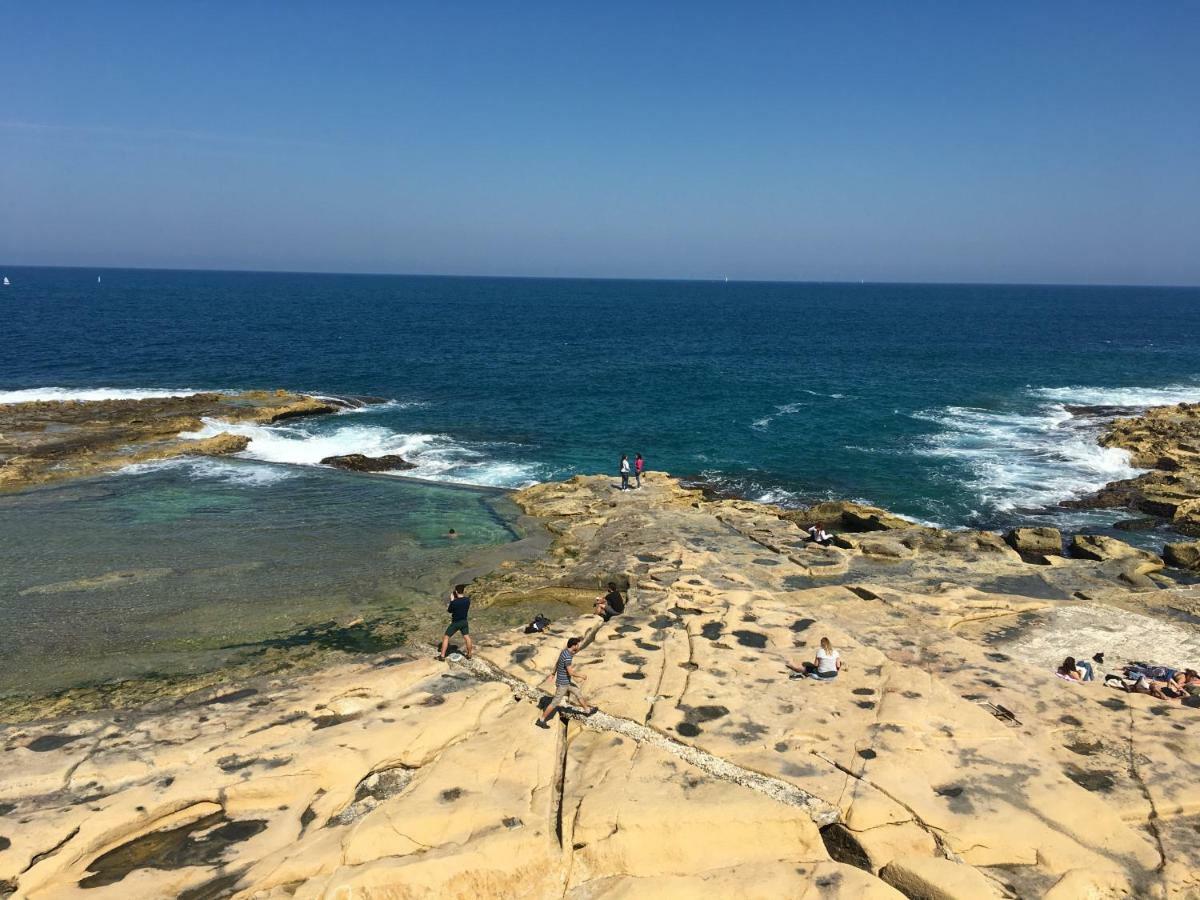 Spacious Seaview Sliema Apt, Steps From Valletta Ferry Экстерьер фото