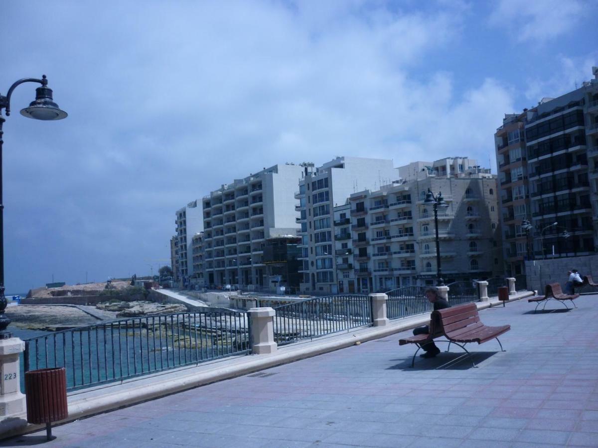 Spacious Seaview Sliema Apt, Steps From Valletta Ferry Экстерьер фото
